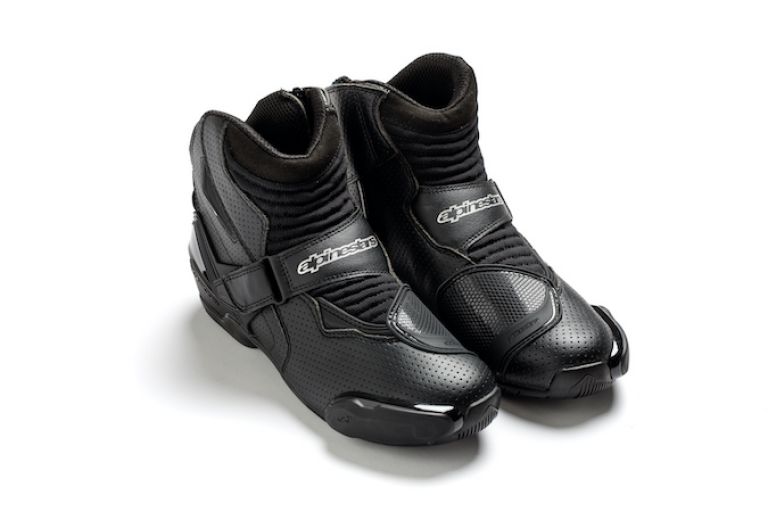 Motorbikes, gear, spokes, protective gear, boots
